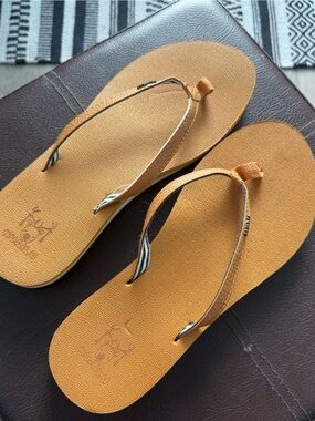 Women’s Casual Tan Flip Flop Sandals - Minimal Thong Sandals